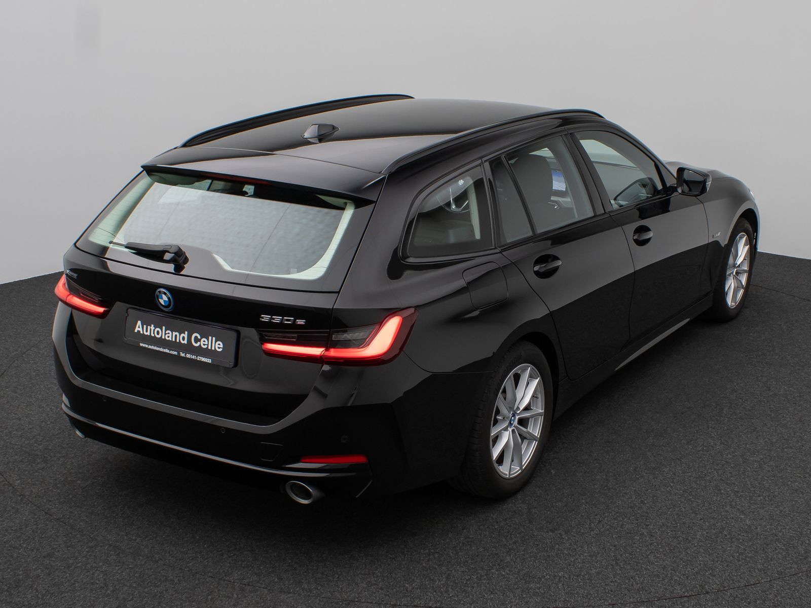 Fahrzeugabbildung BMW 330e xD DAB CockPit+ PDC Geschwindigkeitsreg