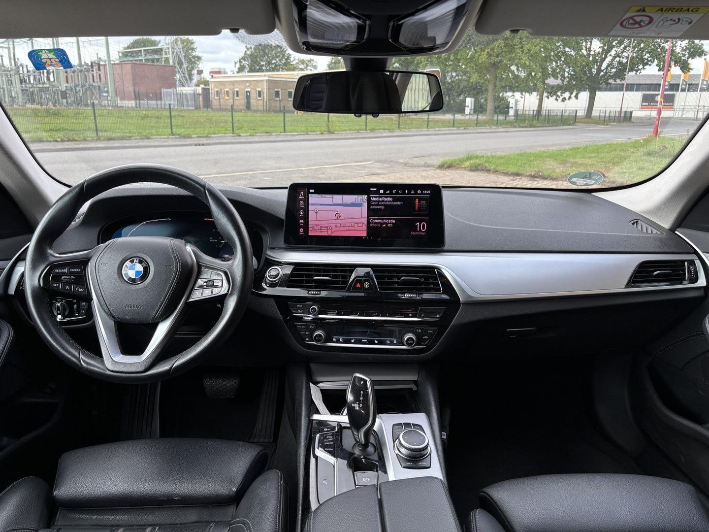 BMW 530 5-serie Touring 530d xDrive 286pk Business E imagem 2