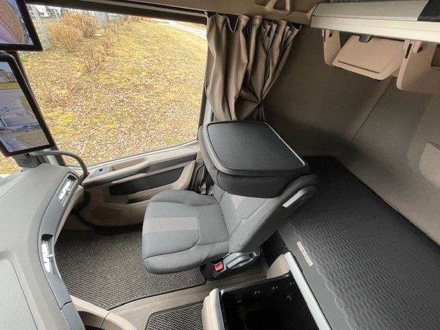 Fahrzeugabbildung DAF FT XG 450
