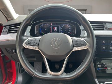 Volkswagen Passat - 12