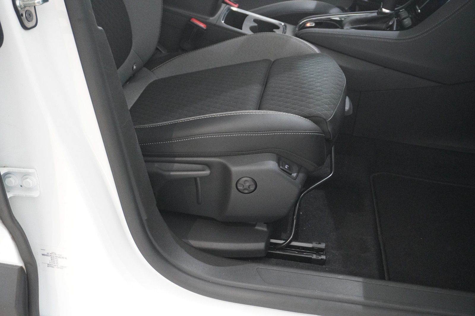 Fahrzeugabbildung Opel Grandland 1.5D ELEGANCE NAVI/LED/KAMERA/SPORT/SH