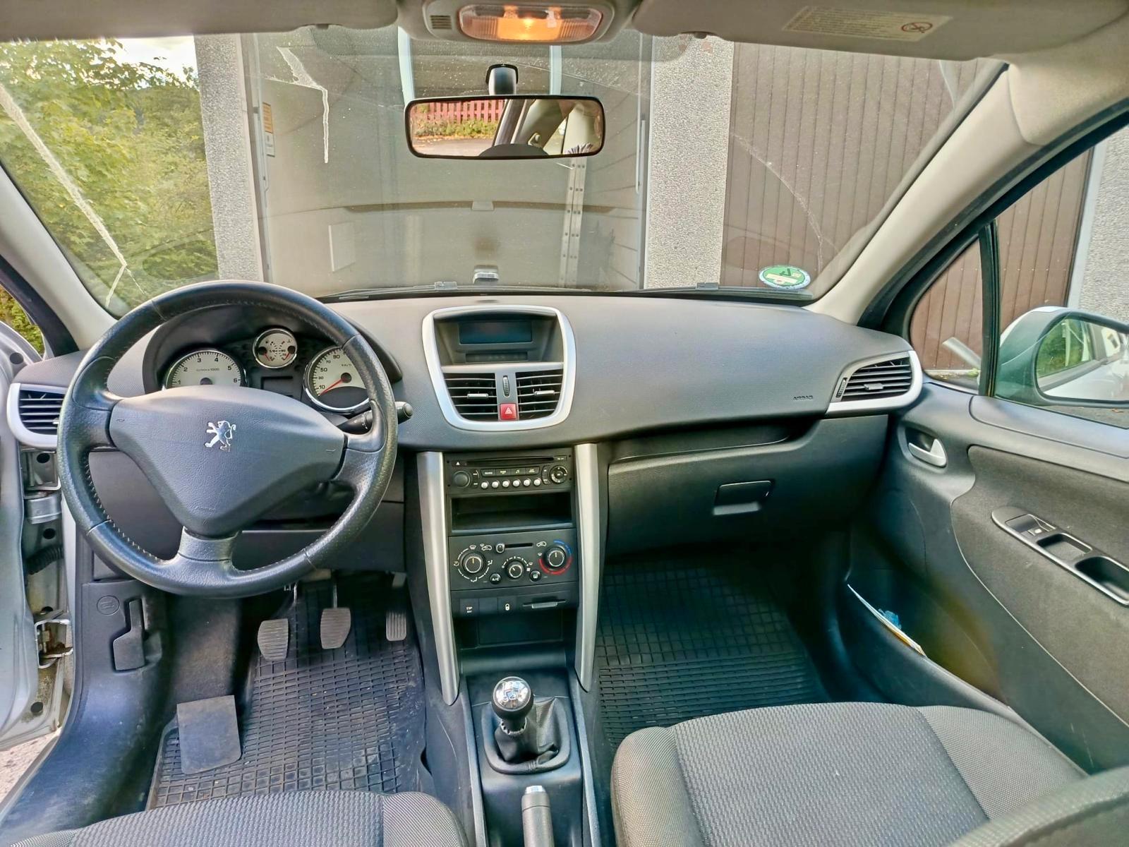 Peugeot 207 2011 — interior