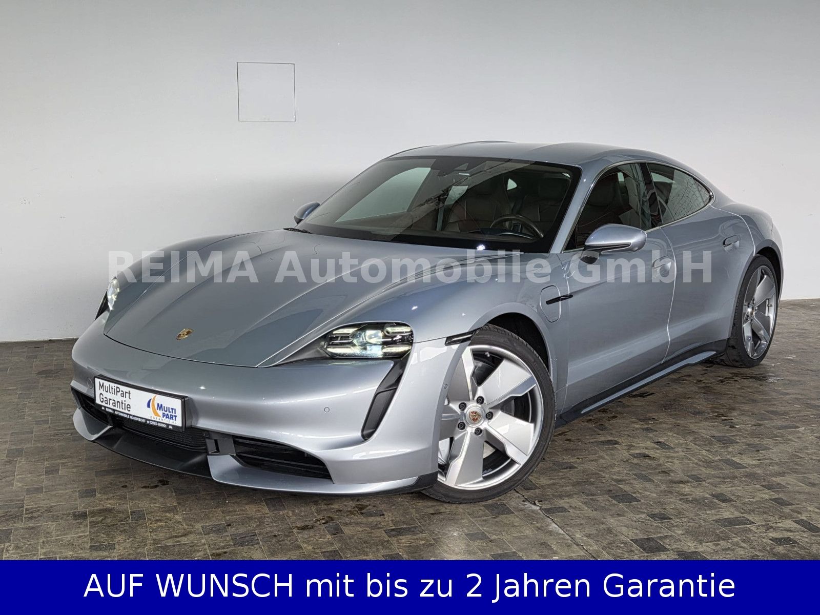 Fahrzeugabbildung Porsche Taycan Turbo 93 KWH, SOH 93,5%, LED