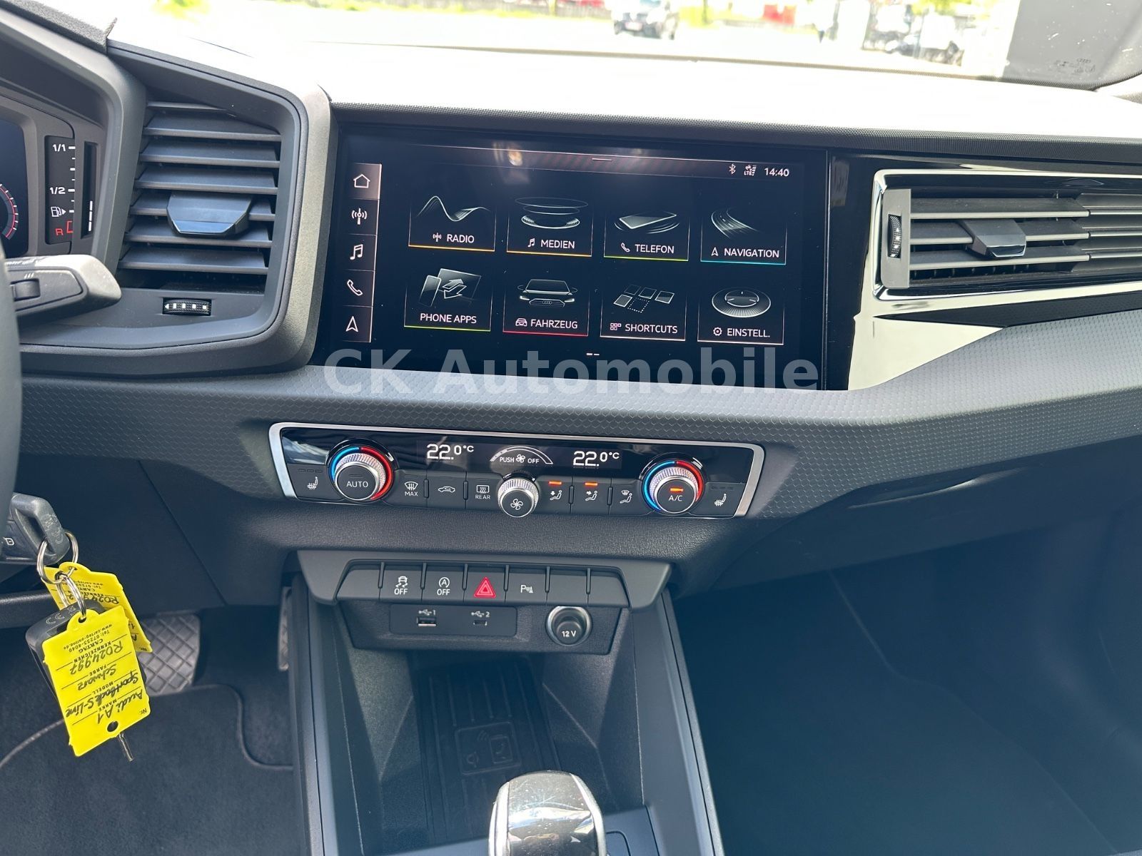 Fahrzeugabbildung Audi A1 Sportback 30 TFSI DSG S-Line/MMI Plus/PDC