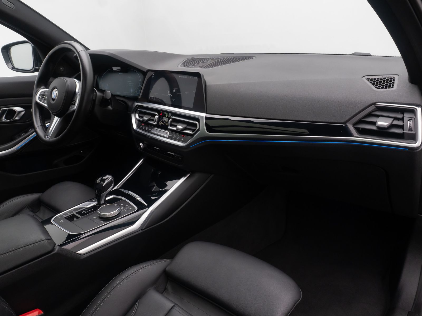 Fahrzeugabbildung BMW 330e M Sport Panorama DAB HUD 360&deg; H/K 19Zoll