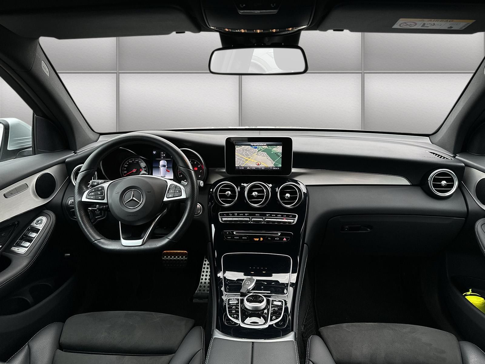 Fahrzeugabbildung Mercedes-Benz GLC 250 4Matic AMG-Line Interieur Kamera LED