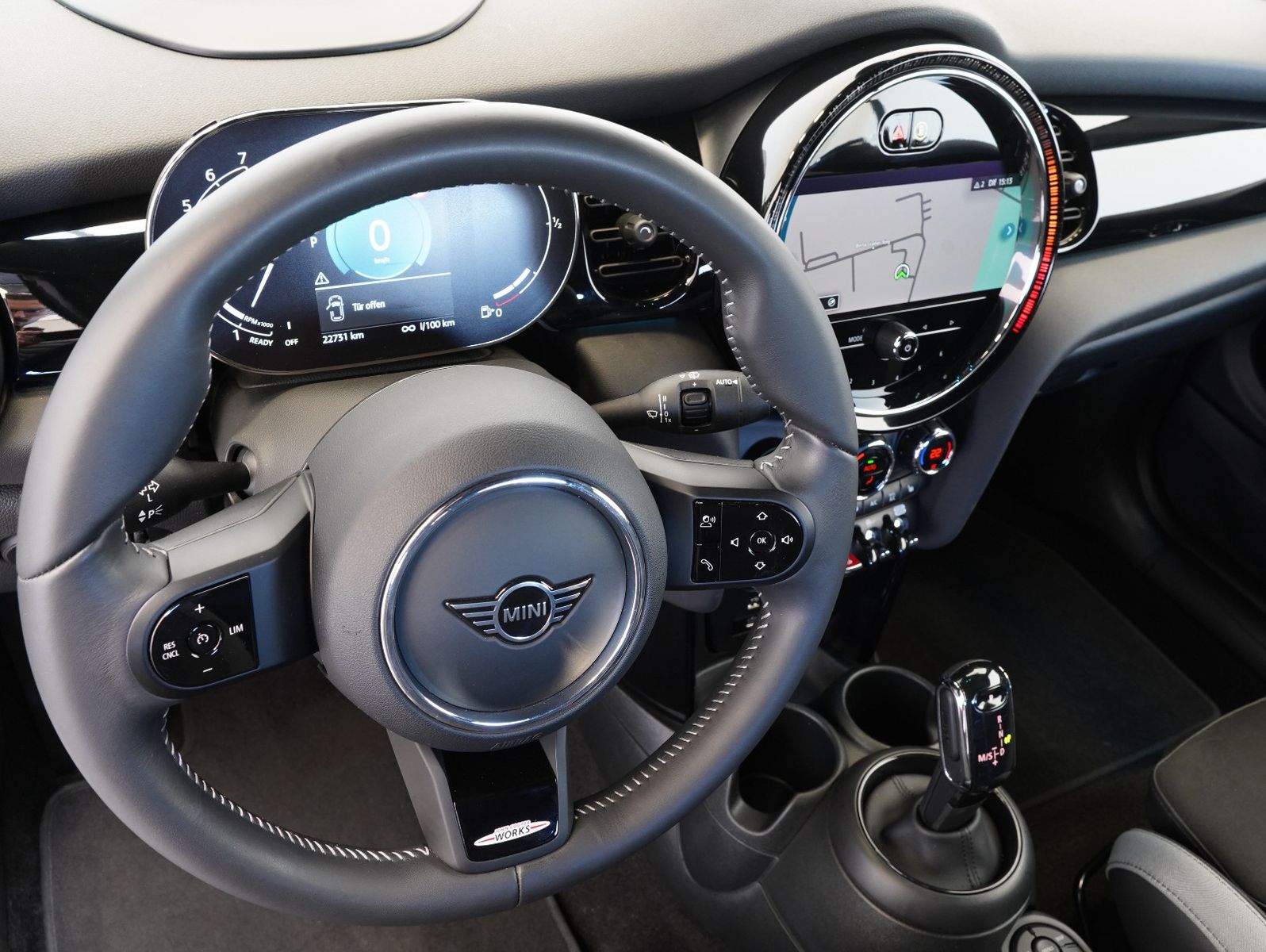 Fahrzeugabbildung MINI Cooper Cabrio John Cooper Works Trim MINI YOURS