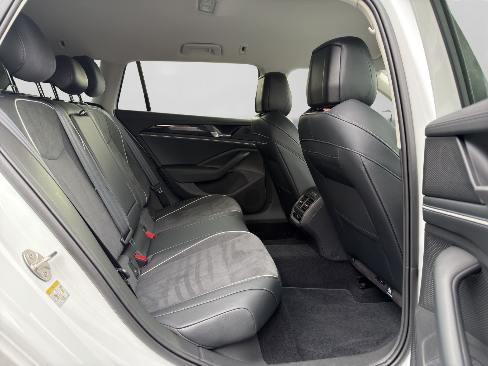 Volkswagen Passat Variant - Bild 7