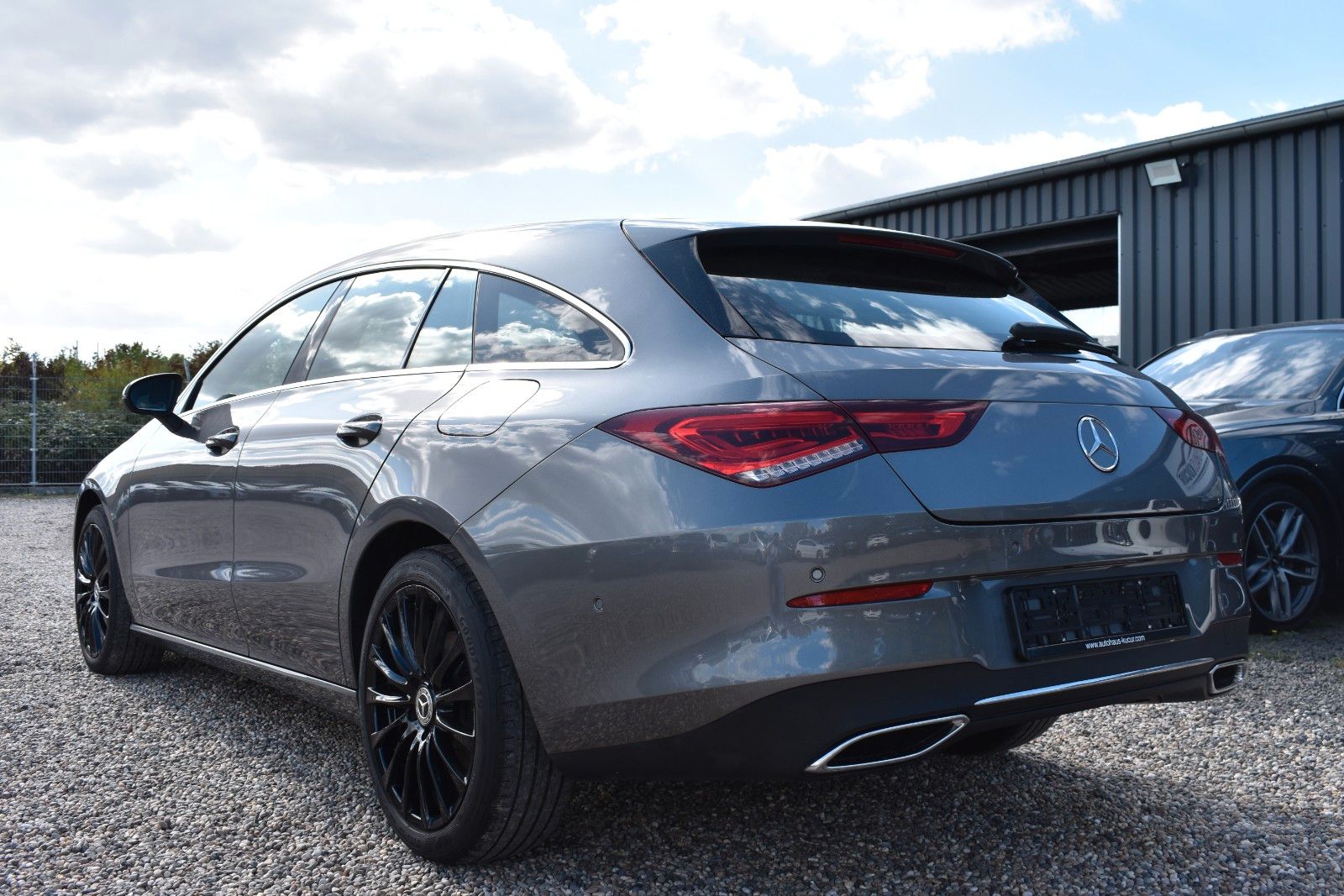 Fahrzeugabbildung Mercedes-Benz CLA 180d Shooting Brake LED/CARPLAY/KAMERA/TEMPO