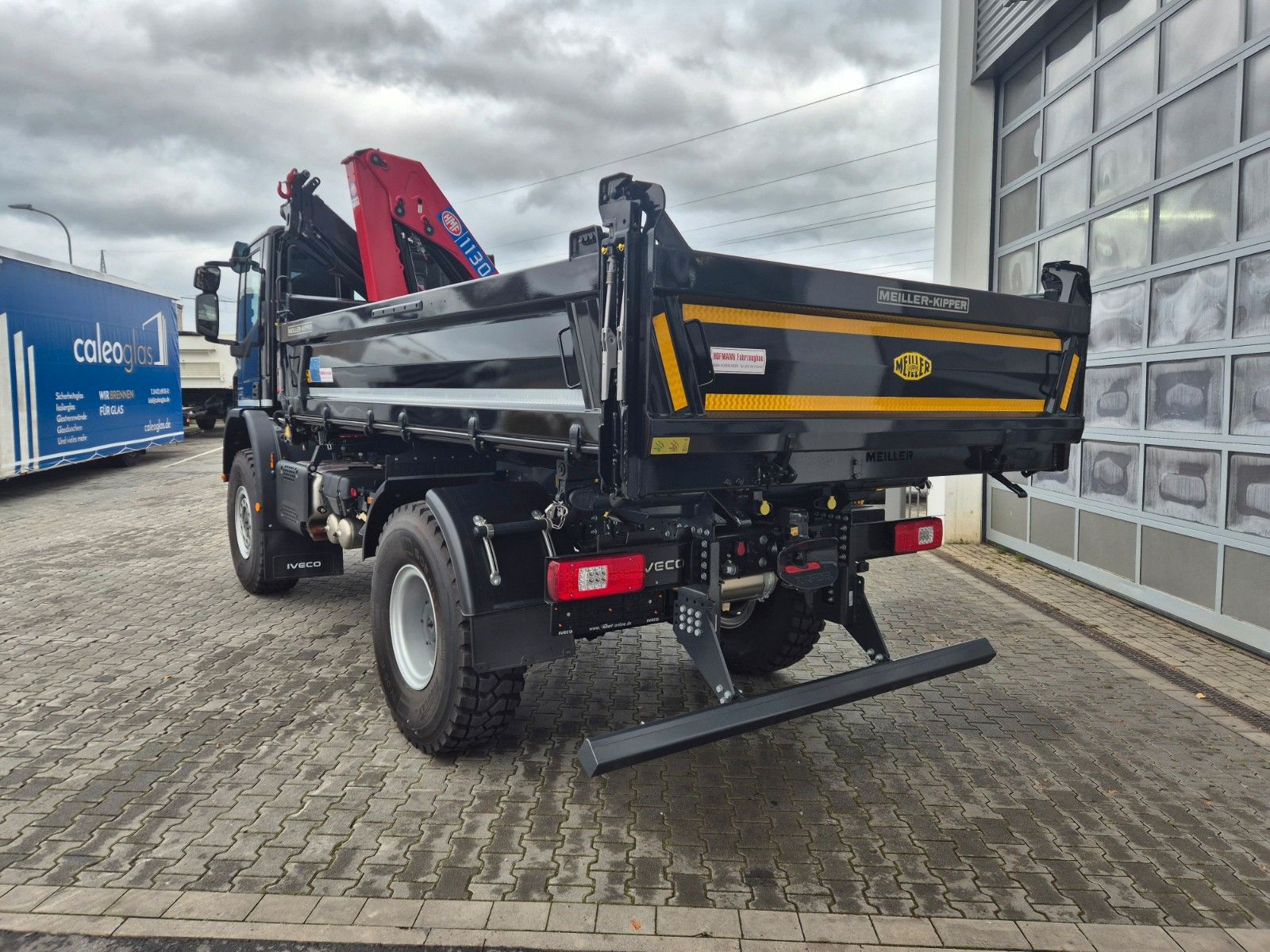 Fahrzeugabbildung Iveco Eurocargo ML150E32WS 4x4 Kran HMF 1130K Funk AHK