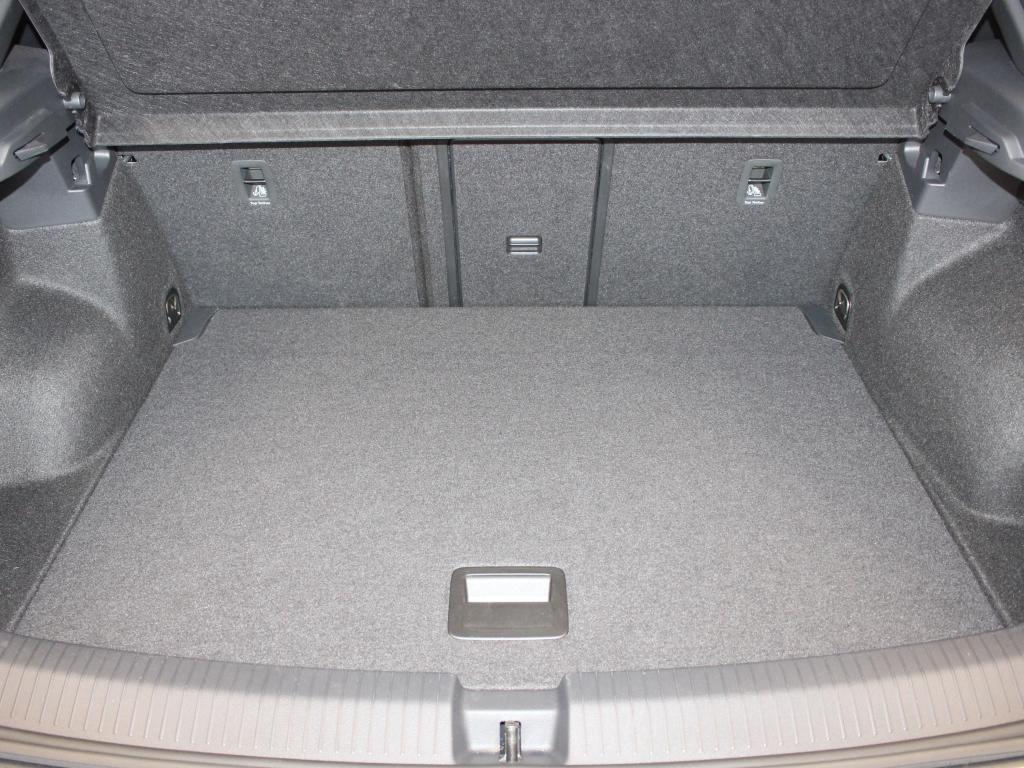 Volkswagen T-Roc R-Line 1.5 TSI 110kW 6-Gang 4 Türen, миниатюра 9