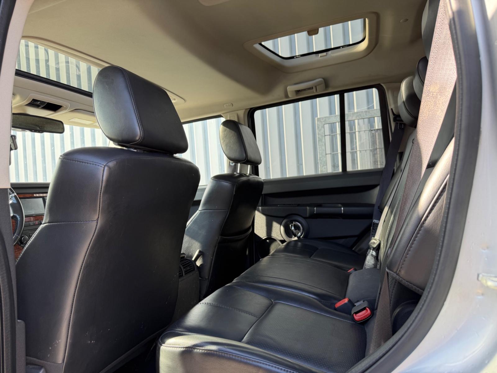 Jeep Commander 3.0 CRD V6 218 ch – 4x4 – 7 places – BVA – Toit panoramique – 186 000 km