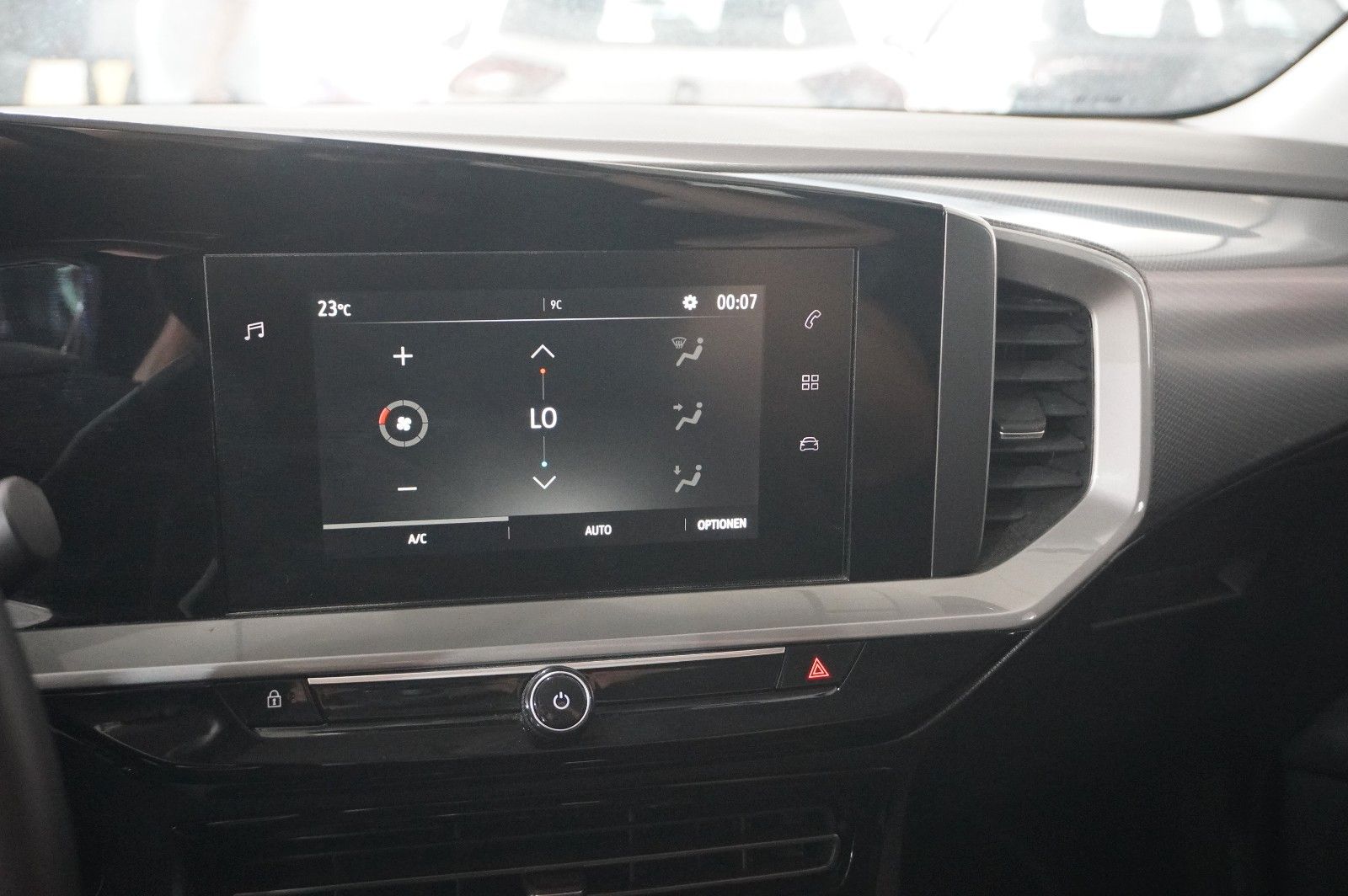 Fahrzeugabbildung Opel Mokka-e EDITION 1-PHASIG LED/SPORT/KAMERA/DAB+