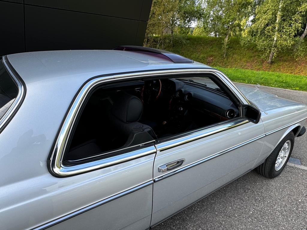 Mercedes-Benz CE 230