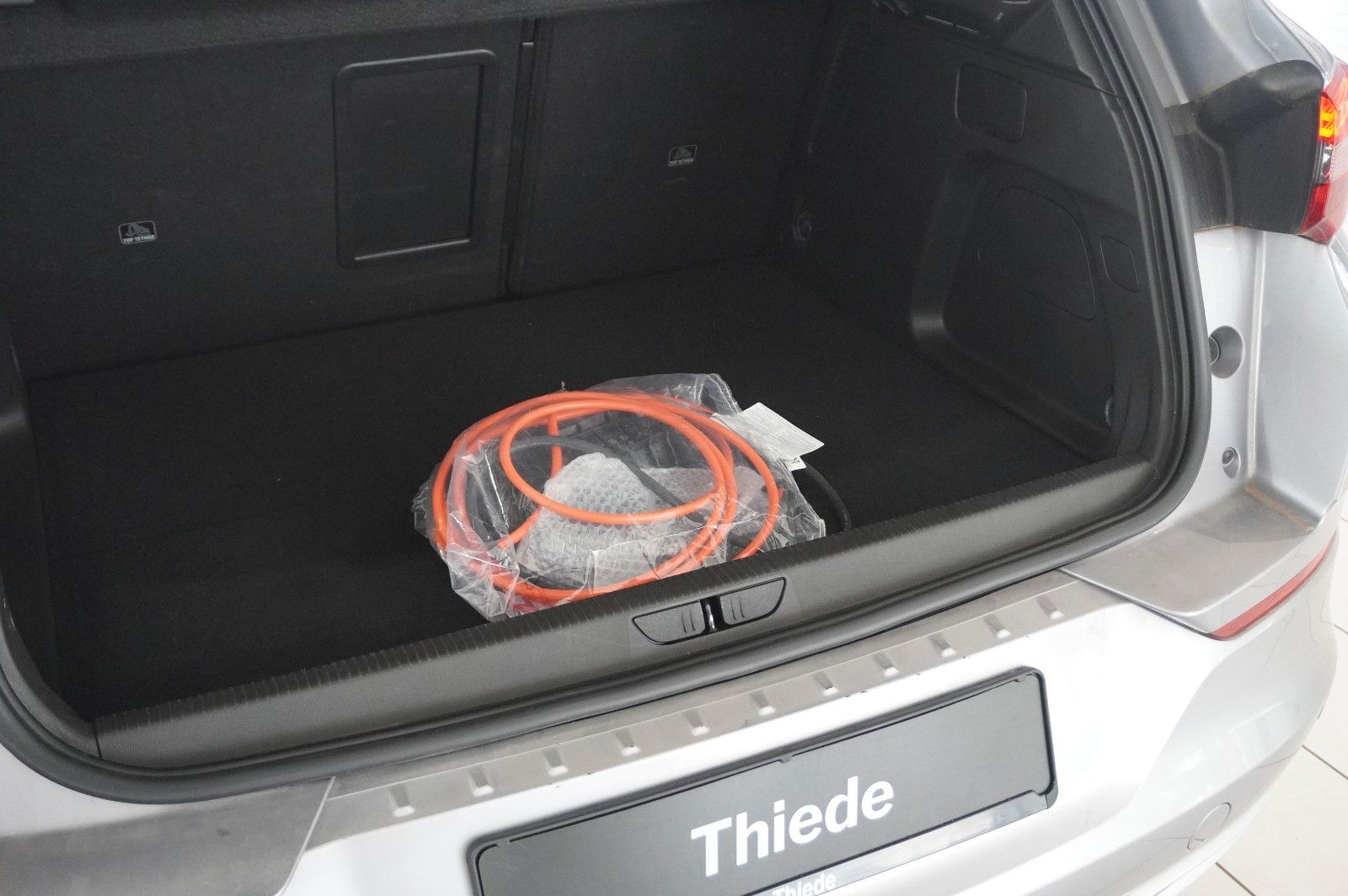Fahrzeugabbildung Opel Grandland (X) ULTIMATE 4HYBRID NAVI/LED/SPORT/SH