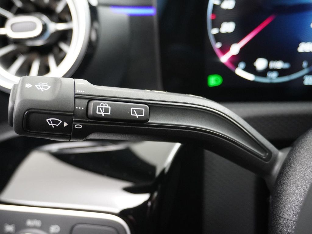 Mercedes-Benz A 180 Star Edition AMG Line | Panorama - Schiebe