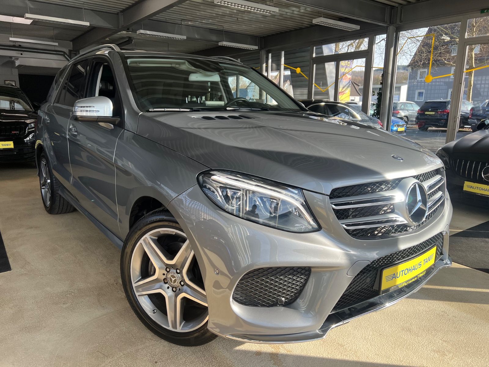 Fahrzeugabbildung Mercedes-Benz GLE 350 d 4Matic AMG LINE *SCHIEBEDACH*ANHK*