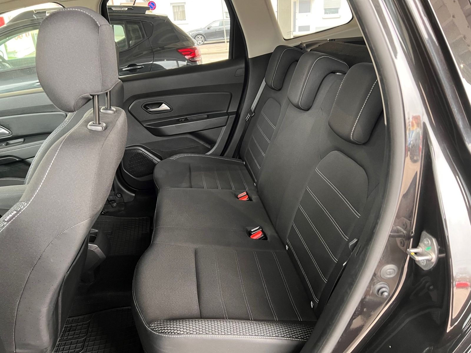 Fahrzeugabbildung Dacia Duster Prestige dCi 110 Navi Freispr. Kamera SHZ