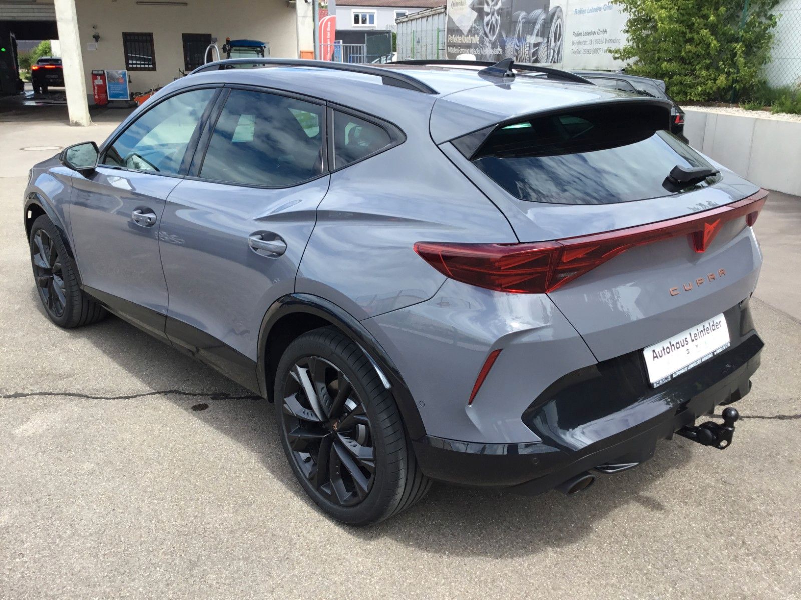 Fahrzeugabbildung CUPRA Formentor 2.0 TSI VZ Black Edition DSG+Pano+AHK