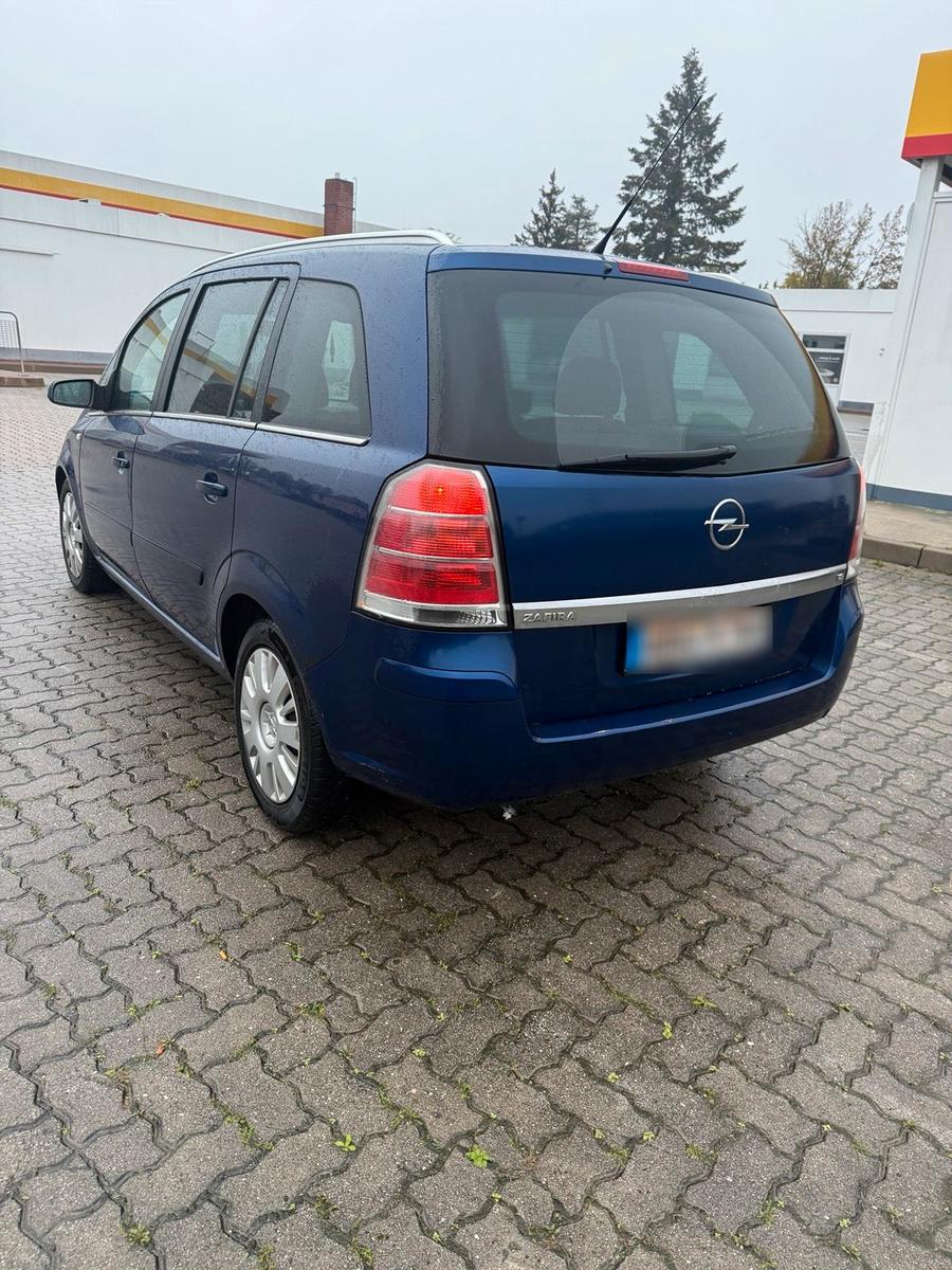 Opel Zafira 2007 — interior