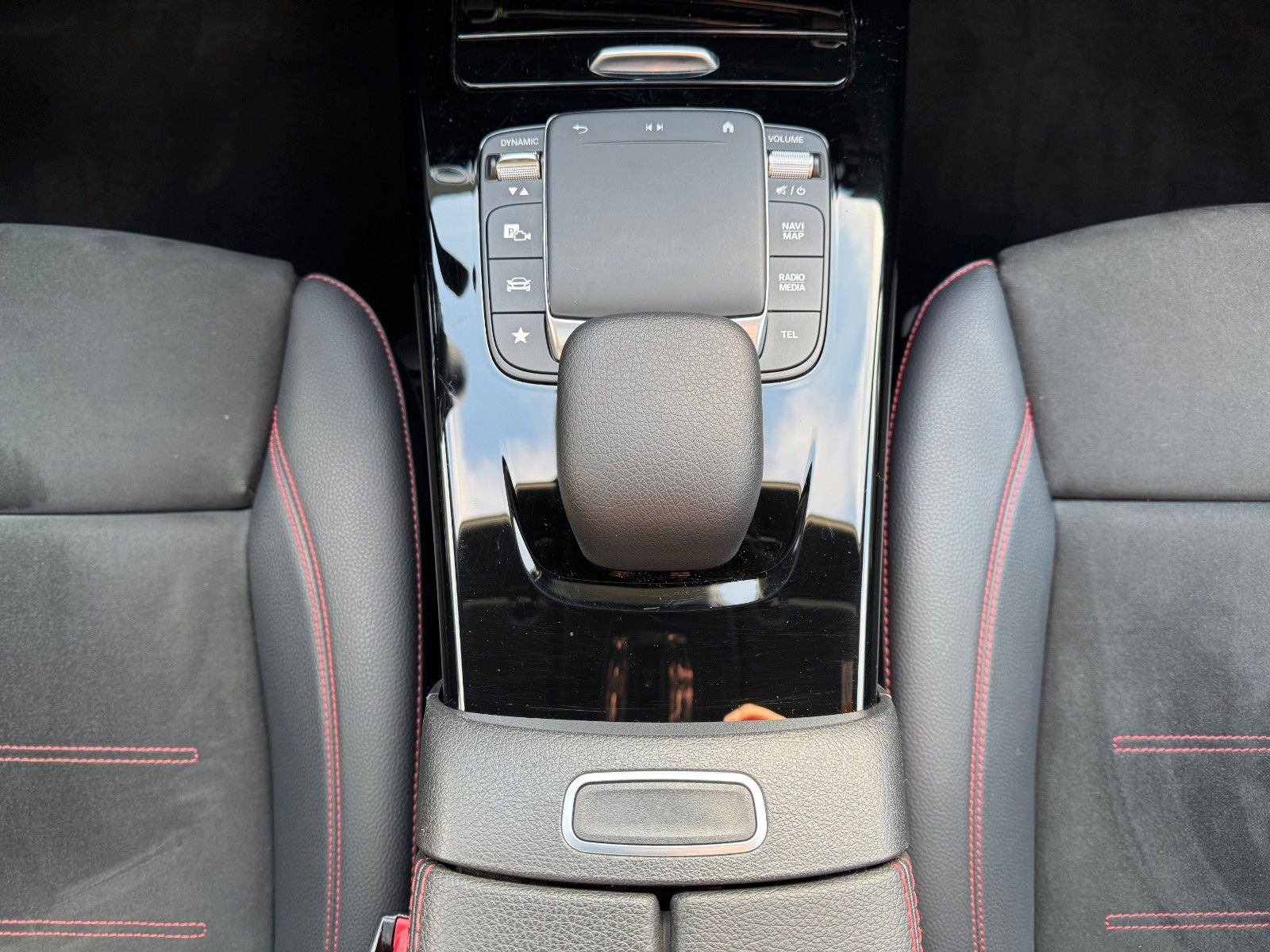 Fahrzeugabbildung Mercedes-Benz CLA 250 4M SB AMG+Pano+AHK+Memory+360+Night