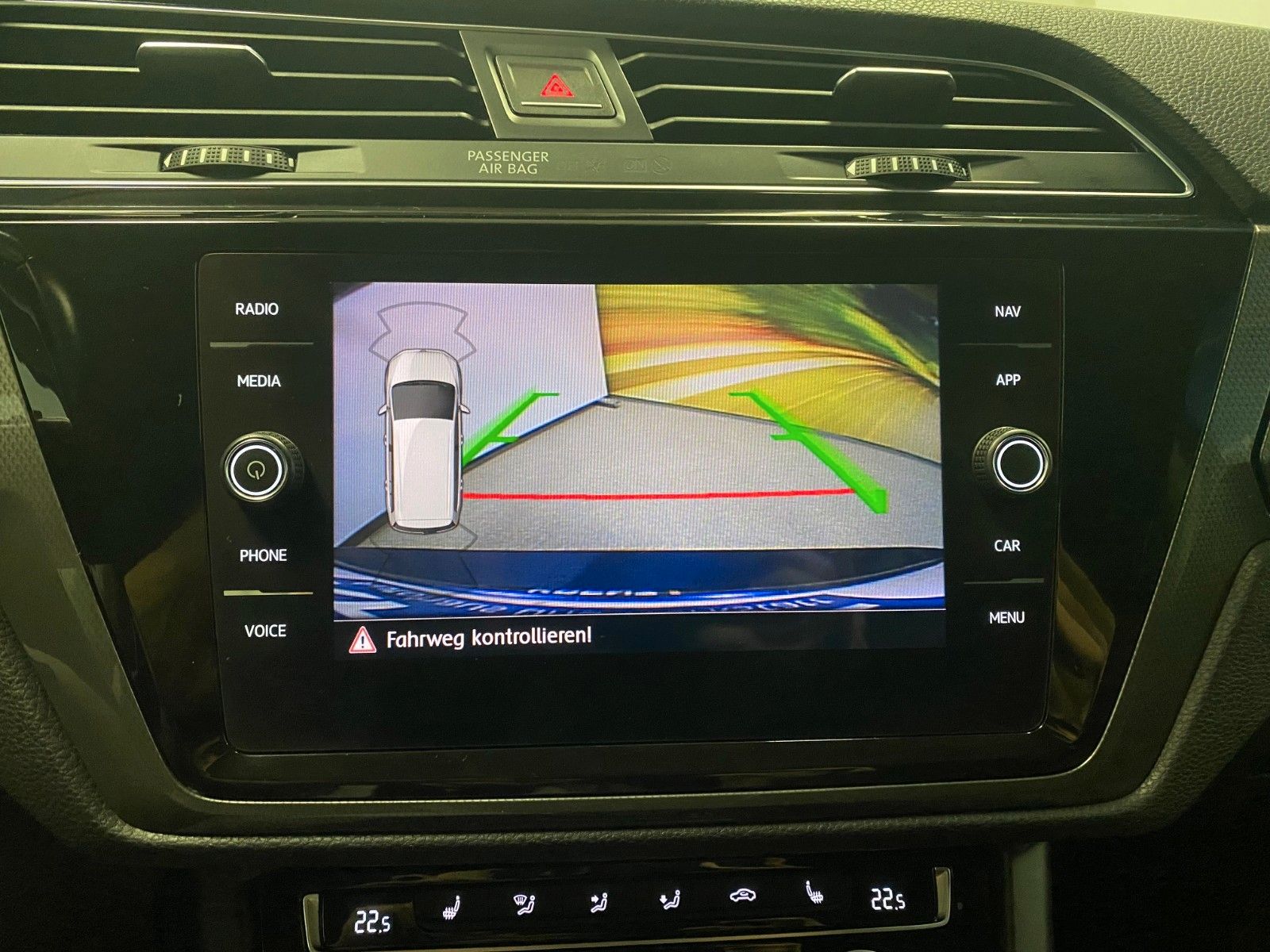 Fahrzeugabbildung Volkswagen Touran 1.5 TSI JOIN+NAVI+AHK schwenk+KAMERA+ACC+