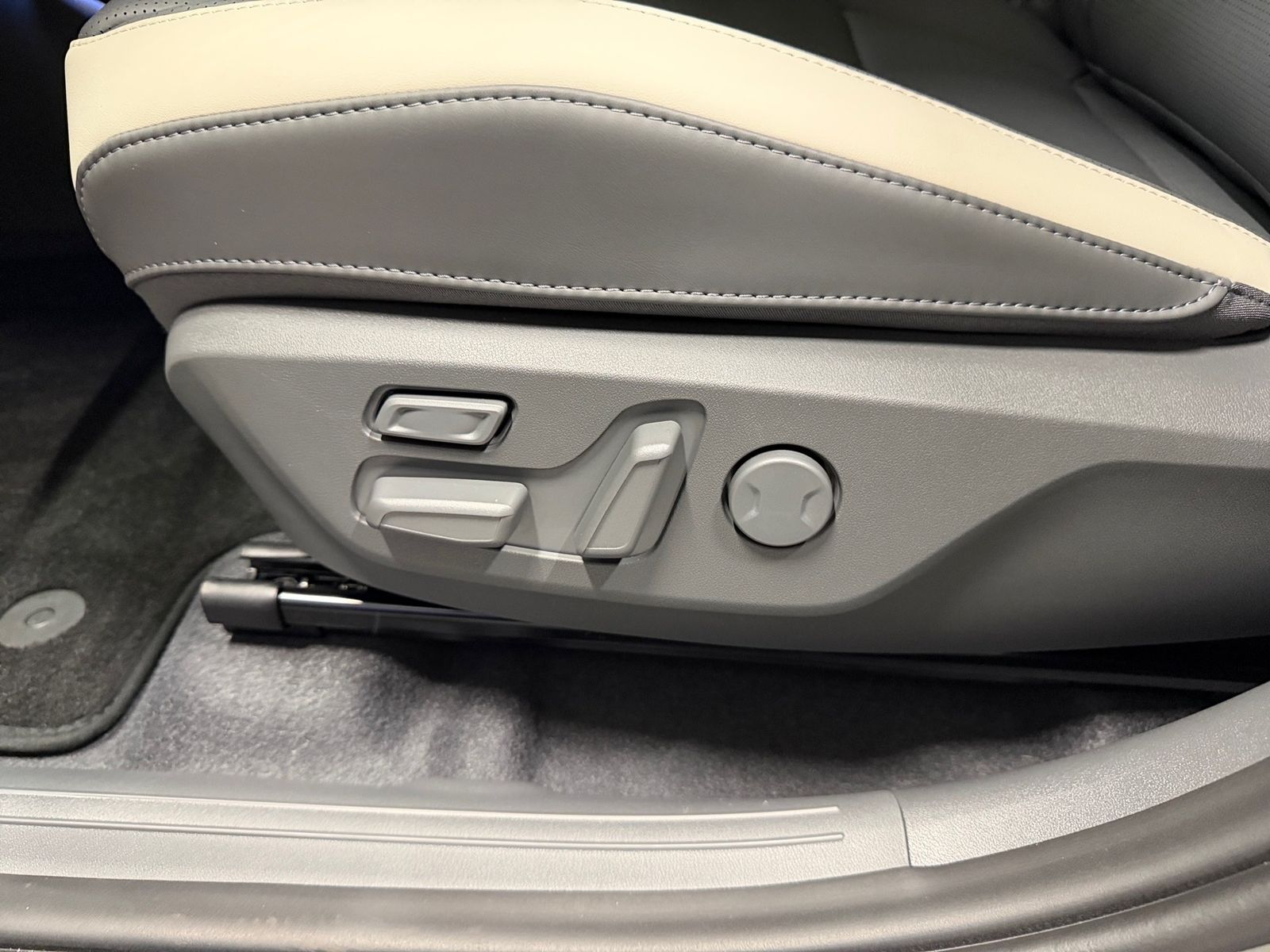 Fahrzeugabbildung Kia EV3 81 kWh 150 kW GT-line DWP COMT