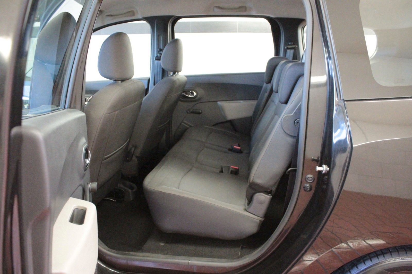Fahrzeugabbildung Dacia Lodgy TCE 115  Lauréate *Navigation
