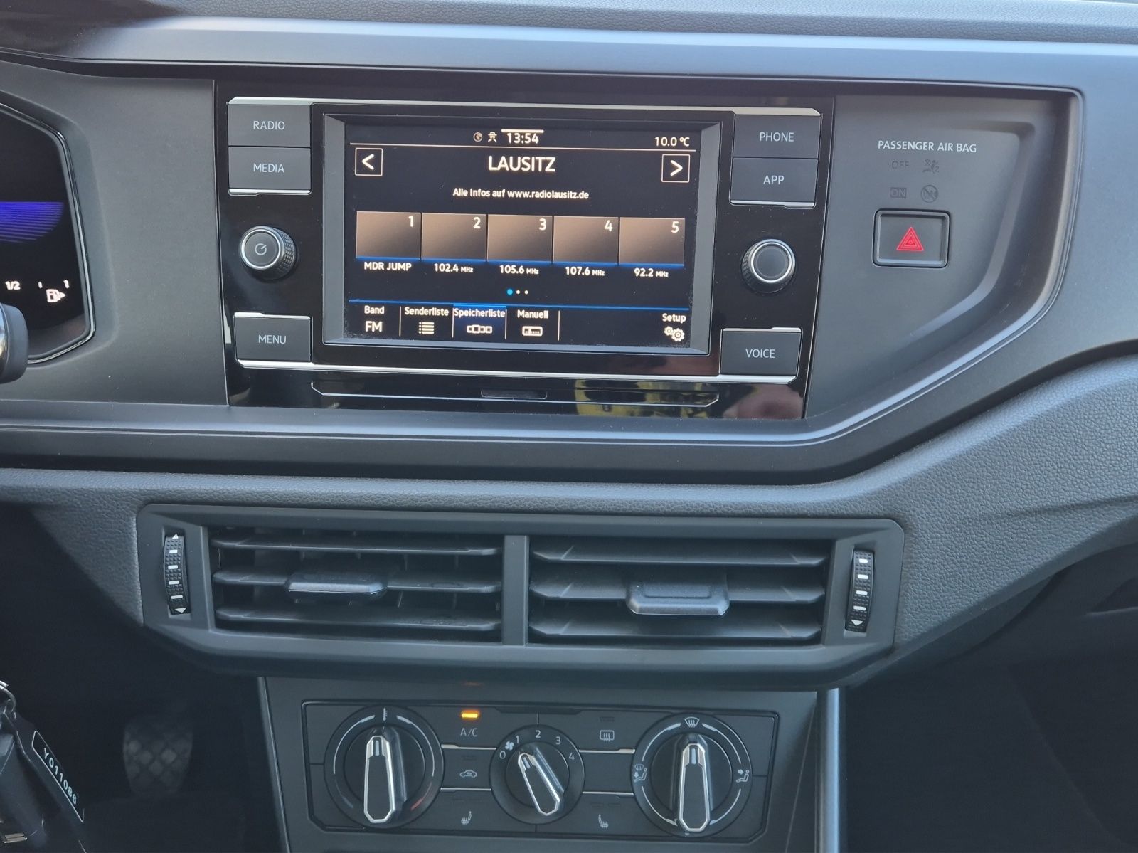 Fahrzeugabbildung Volkswagen Taigo TSI LED AHK SH PDC Klima DAB+