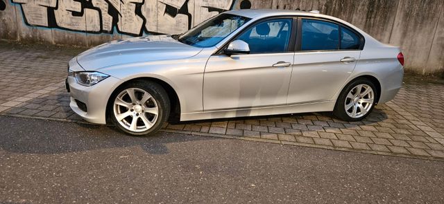 BMW 320d -