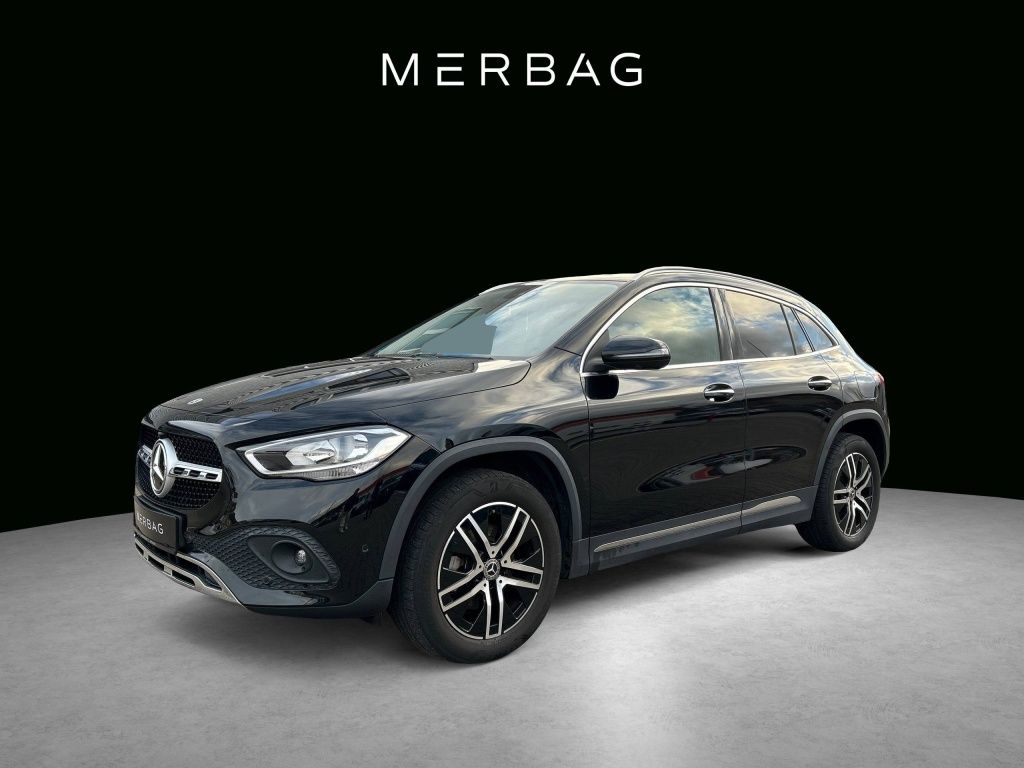MERCEDES-BENZ GLA 200 4MATIC 360 AUT Kam. KlimaA LM Navi PDC