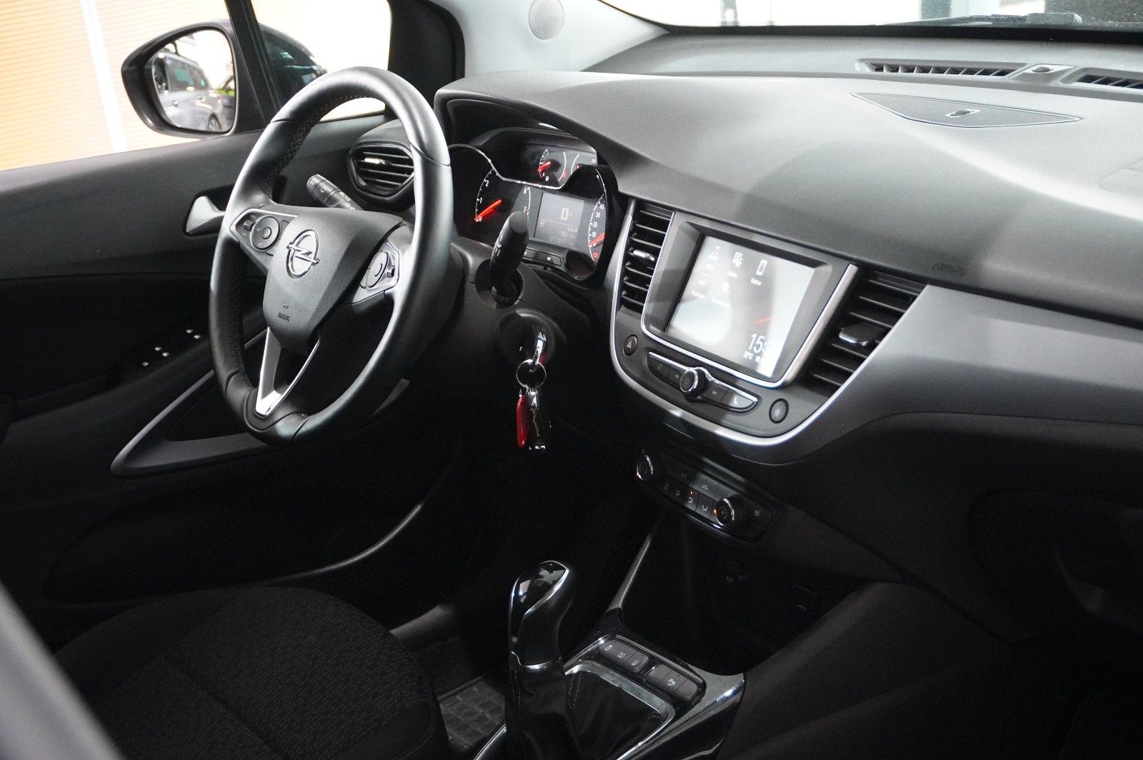 Fahrzeugabbildung Opel Crossland (X) 1.2 EDITION NAVI/LED/SHZ/PDC/TEMP.