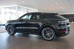 PORSCHE Cayenne GTS Coupé | Leichtbau Sport-Paket PORSCHE Cayenne GTS Coupé | Leichtbau Sport-Paket