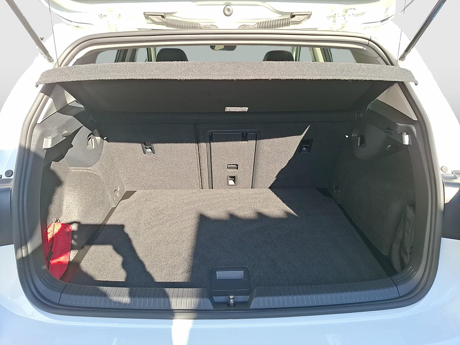 Volkswagen Golf VIII TSI Active LED Navi AID SHZ PDC, миниатюра 13