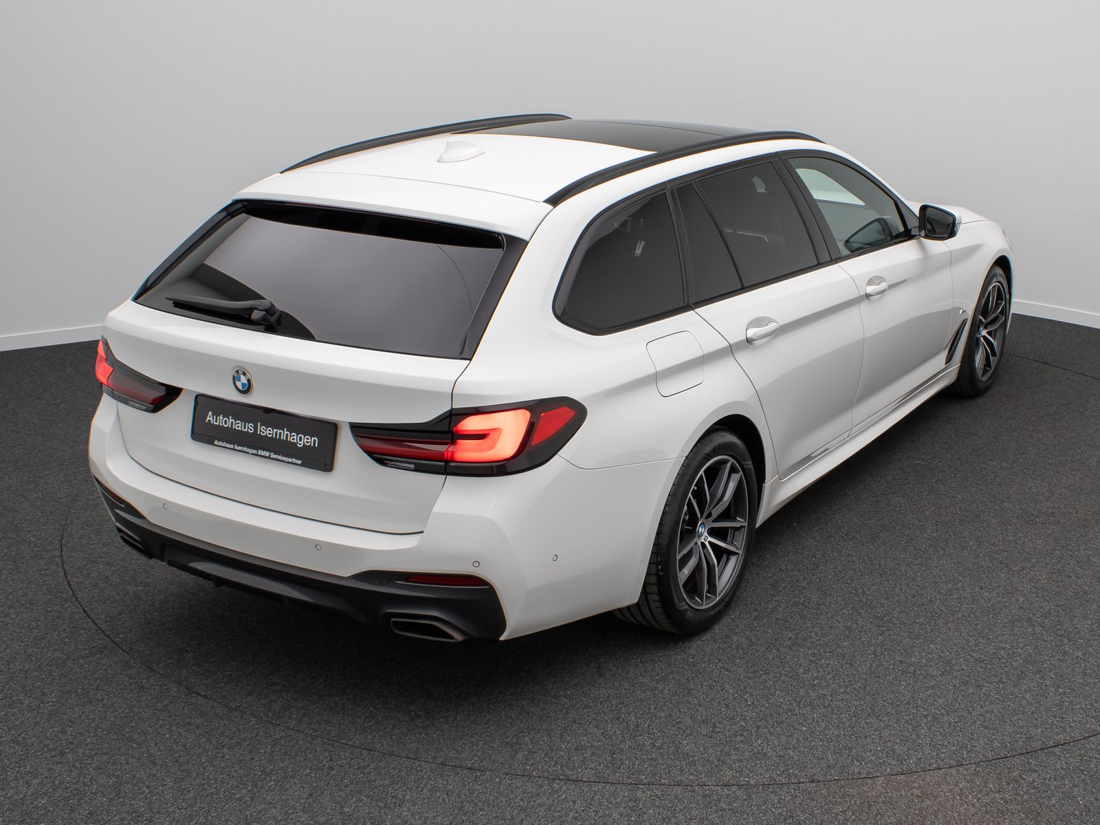 Fahrzeugabbildung BMW 530d M Sport Kamera DAB Memory ACC H/K Panorama