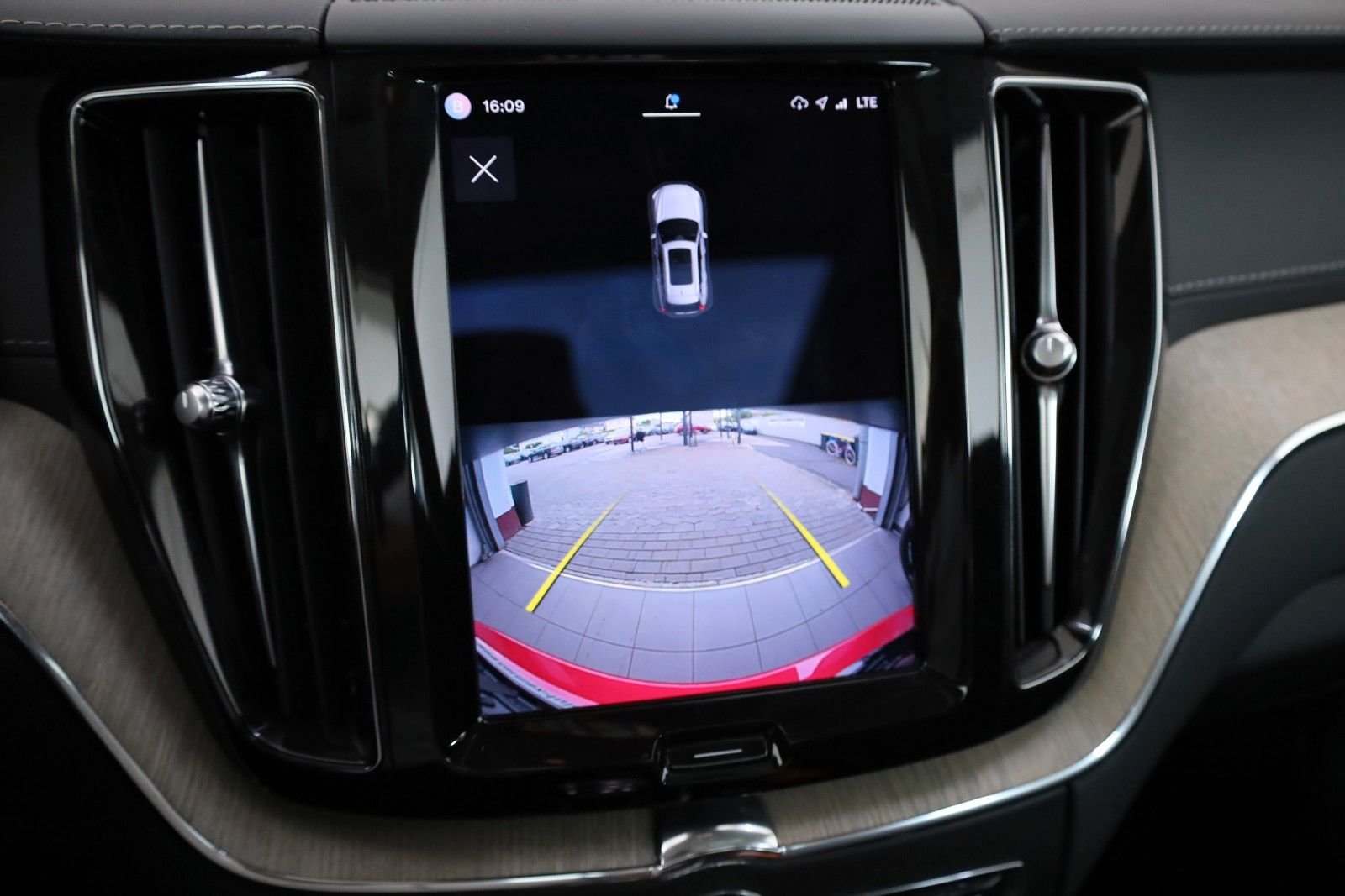 Fahrzeugabbildung Volvo XC60 Plus Bright T6 AWD,Leder,Navi,LED,SH,Panora