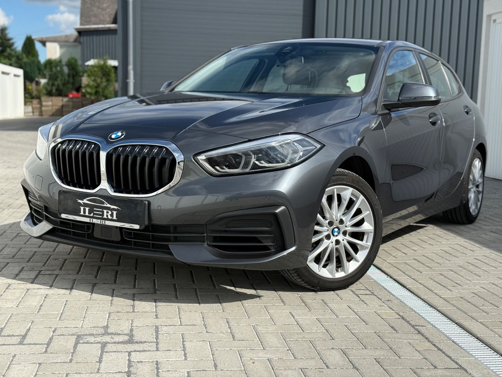 BMW 118 i Advantage*HEAD-UP*PANORAMA*LED*ACC*NAVI