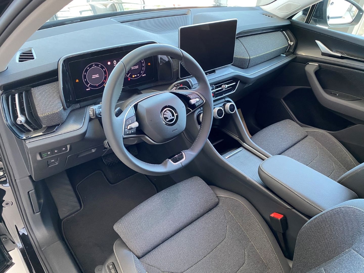 Kodiaq 1.5 TSI DSG Navi*7Sitze*Head*Sun*1HD!!