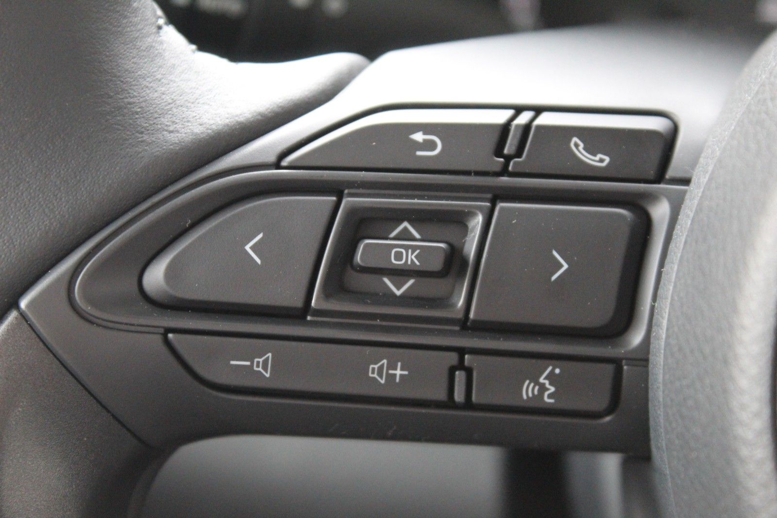 Fahrzeugabbildung Toyota Yaris 1.0 VVT-i Comfort inkl. Winterräder