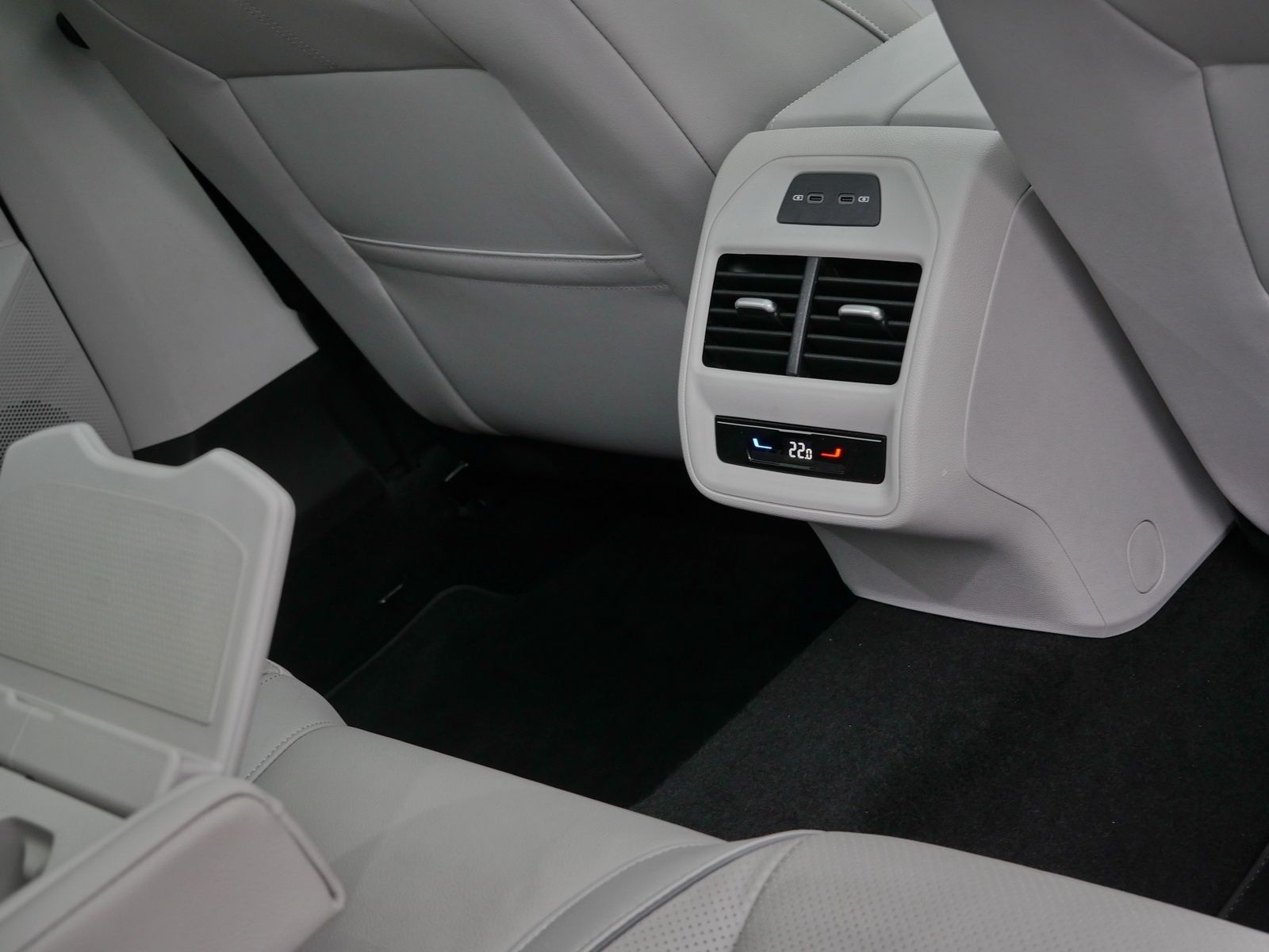 Volkswagen Passat Variant - Bild 17