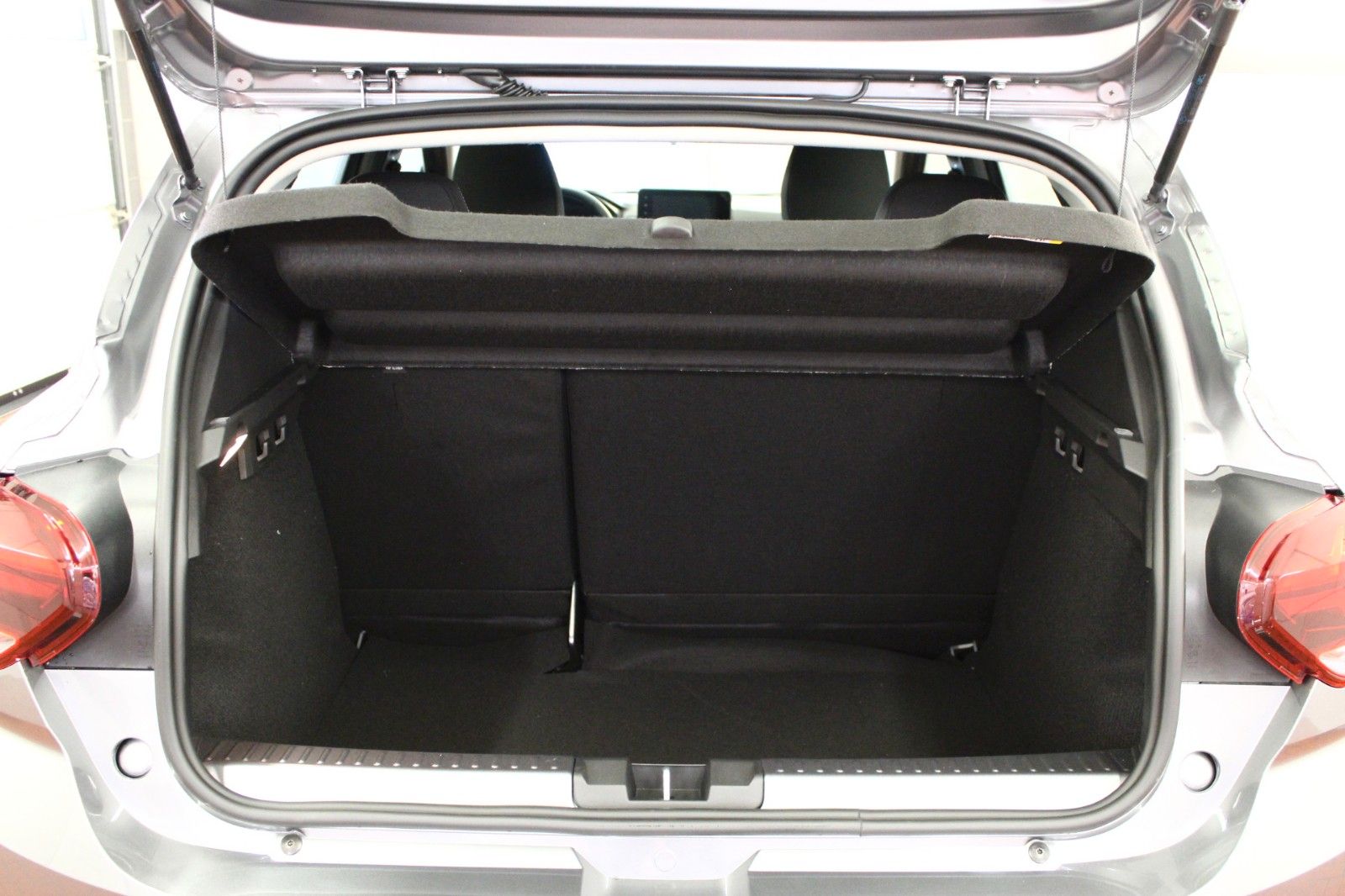 Fahrzeugabbildung Dacia Sandero TCe 100  Benzin /Expression*Winterpaket*