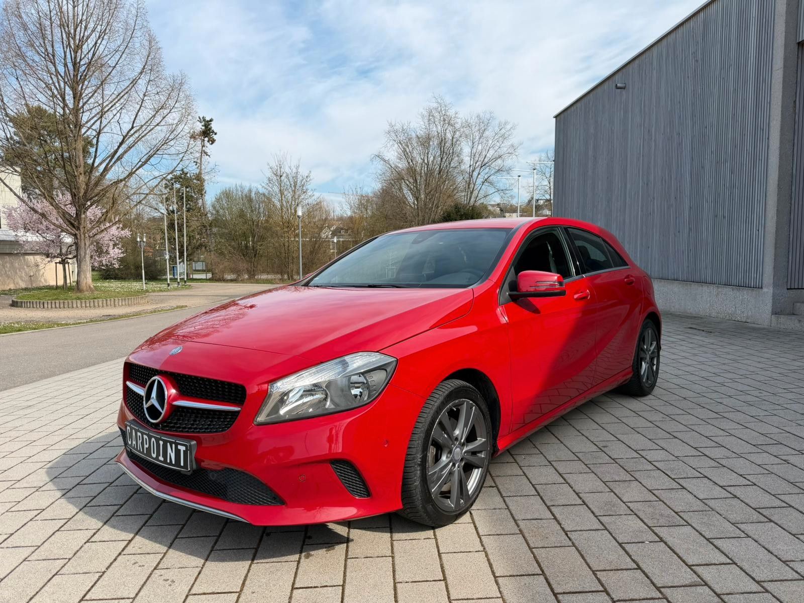 MERCEDES-BENZ A 200
