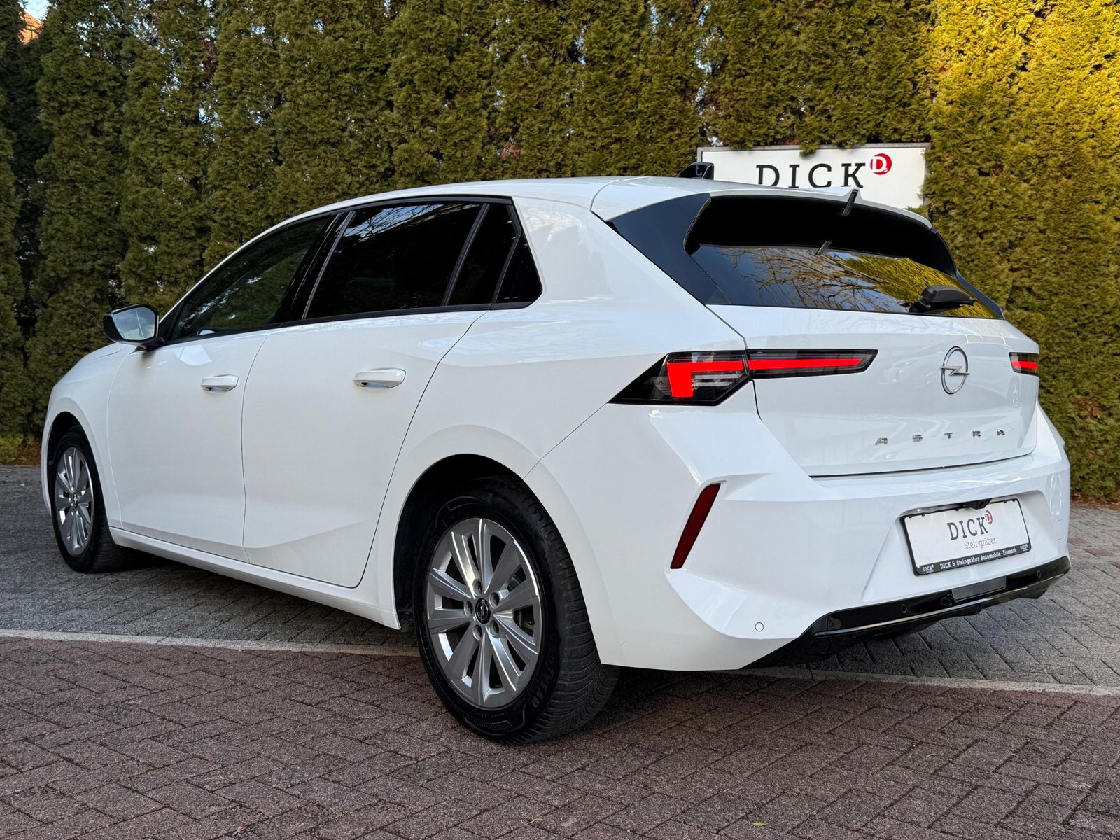 Fahrzeugabbildung Opel Astra L 1.2 Aut. Elega LED+NAV+ACC+KAM+DAB+CARPL
