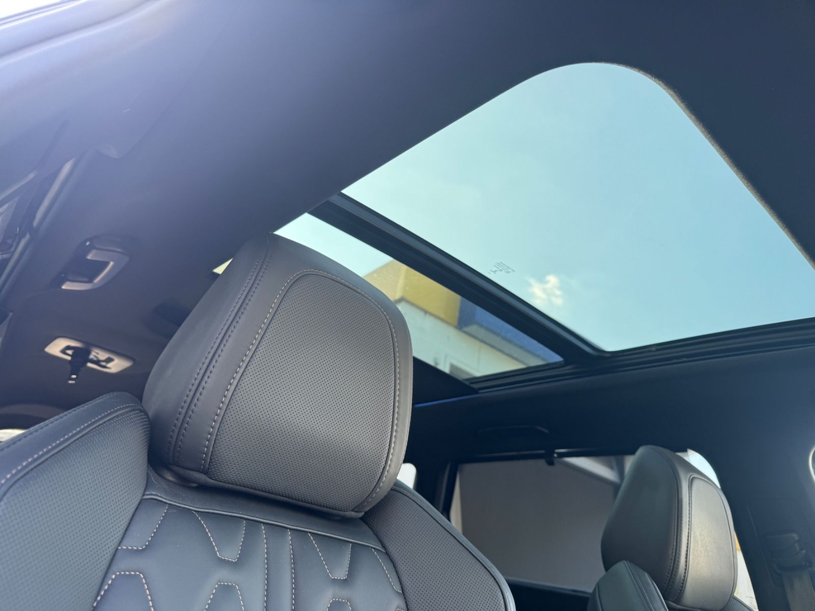 Fahrzeugabbildung Peugeot 5008 Allure GT Line Leder+7 Sitzer+LED+Panorama+