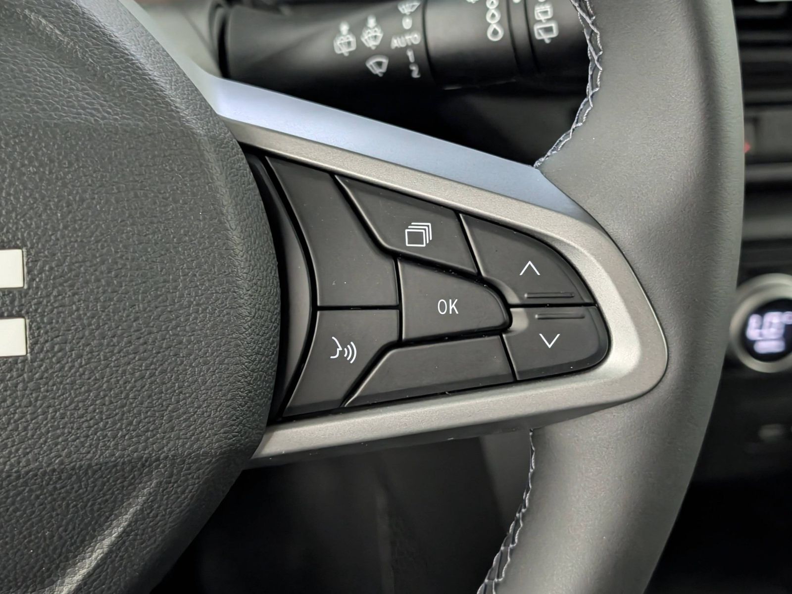DACIA Jogger Journey TCe 110 Media Nav – Bild 30