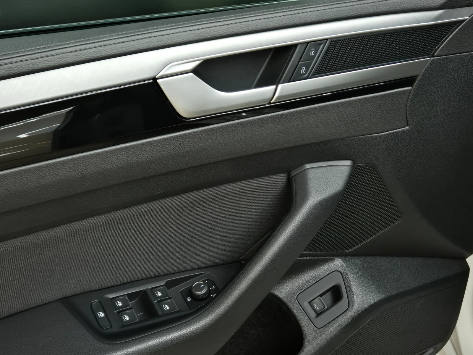 Fahrzeugabbildung Volkswagen Arteon 2.0 TDI DSG >VIRTU+NAVI+SHZ+LED+PDC+ACC+