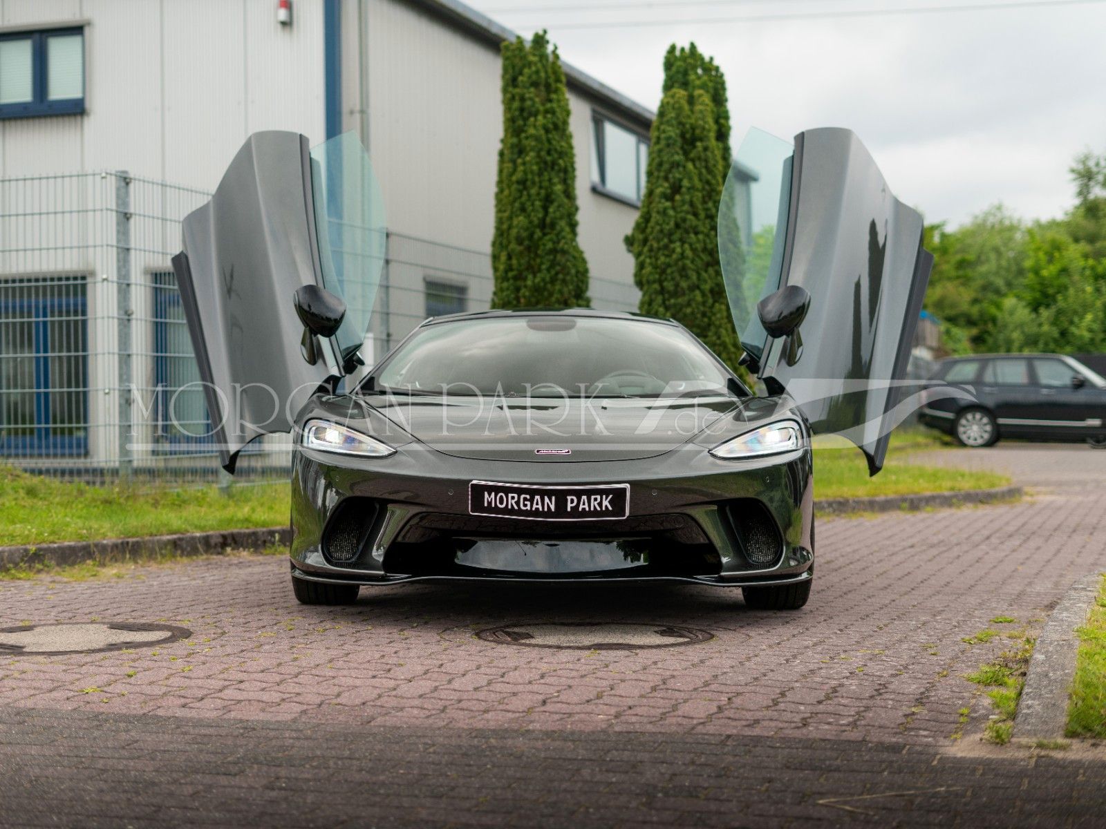 Fahrzeugabbildung McLaren GT *Storm Grey Metallic* + MwSt. + Sportauspuff