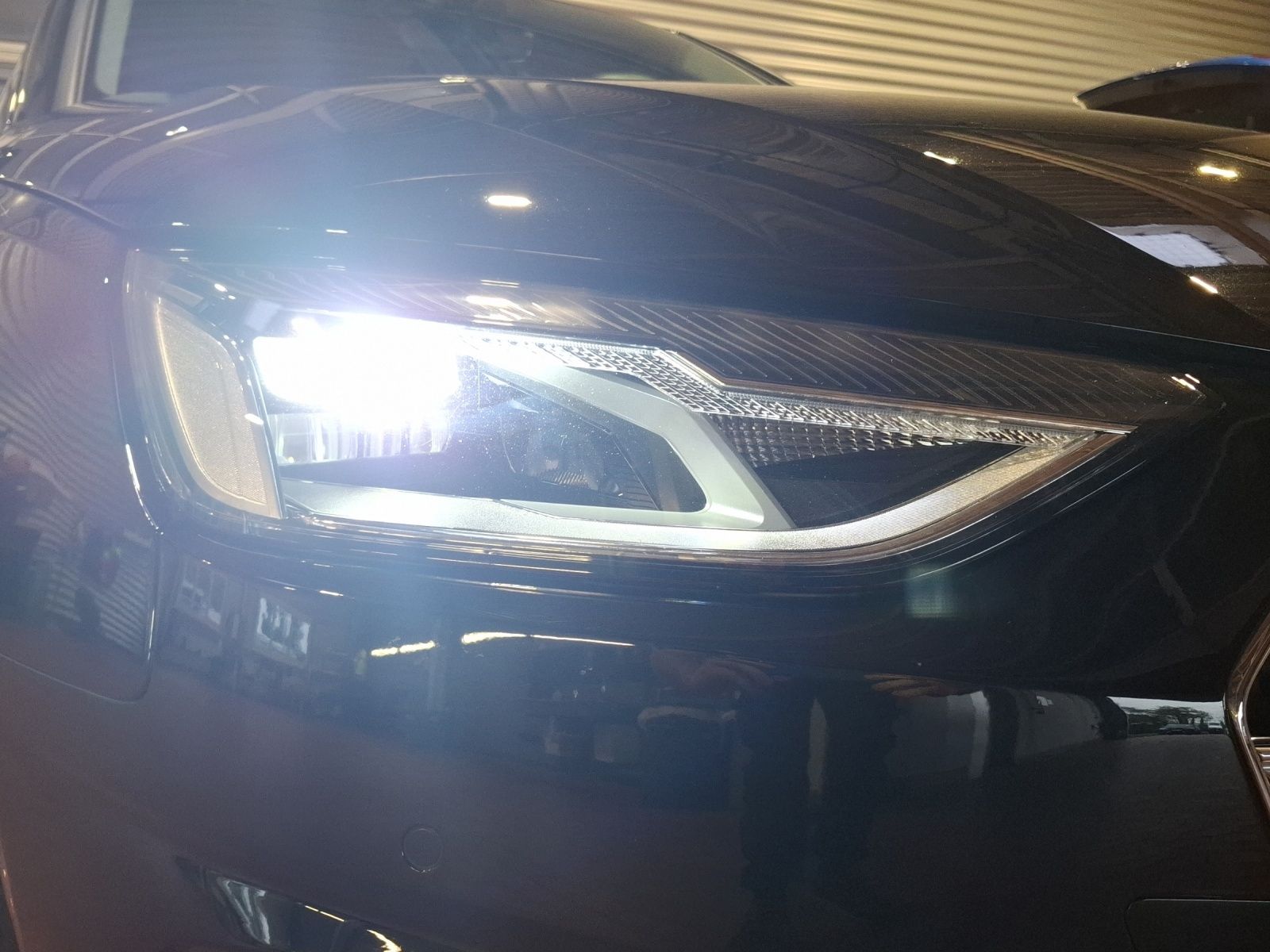 Fahrzeugabbildung Audi A4 Avant 35 TFSI advanced S-tronic GRA Navi