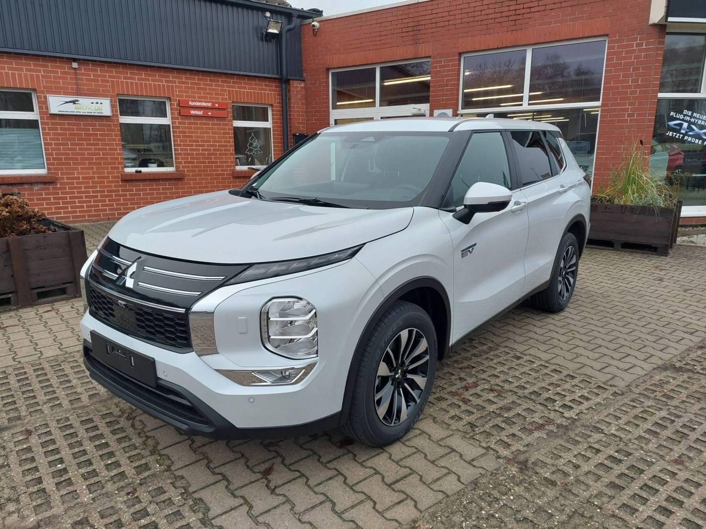 Mitsubishi Outlander Plug-in Hybrid PLUS 2.4