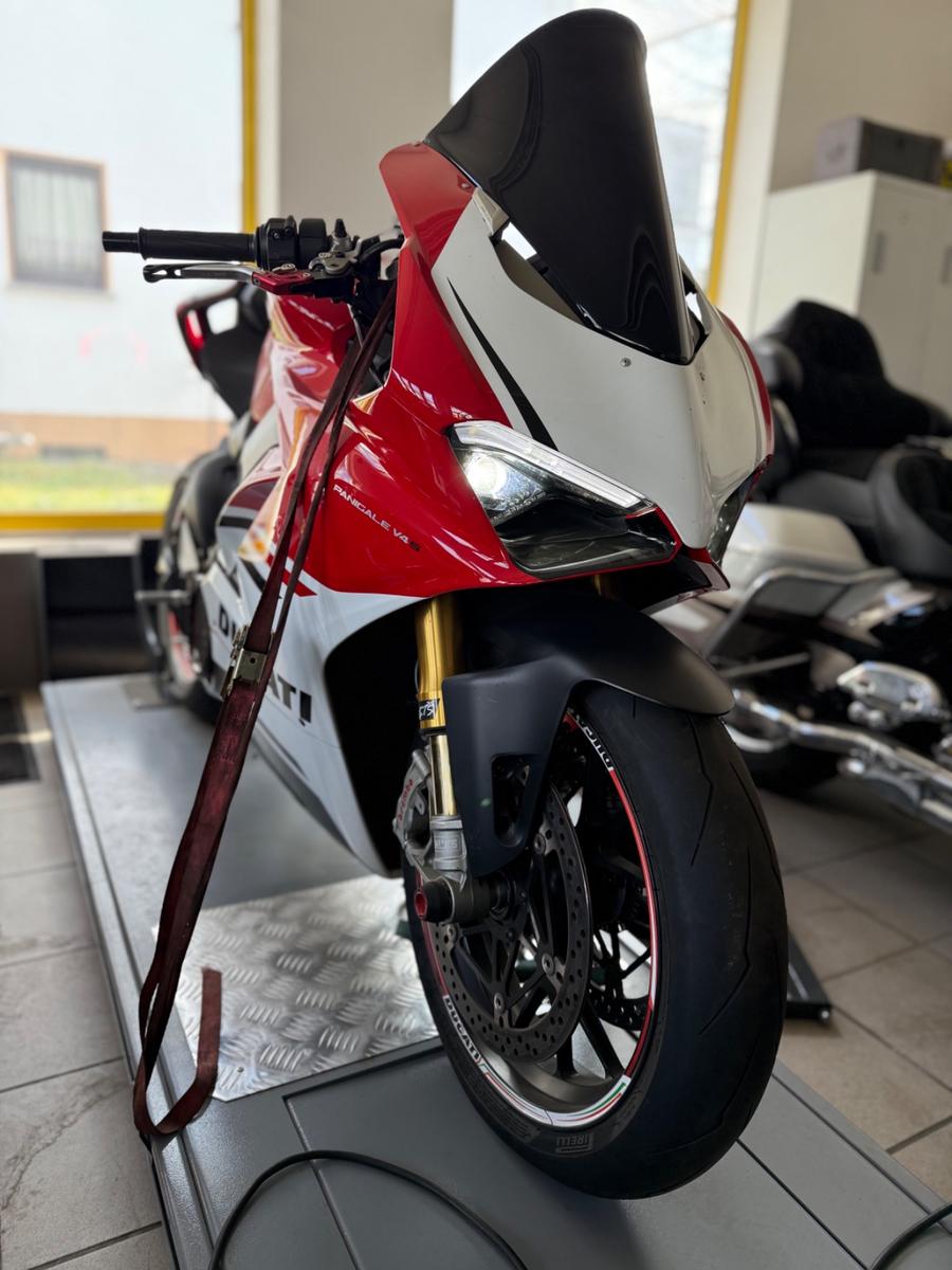 Ducati Panigale V4S  Corse mega Optik Arrowanlage